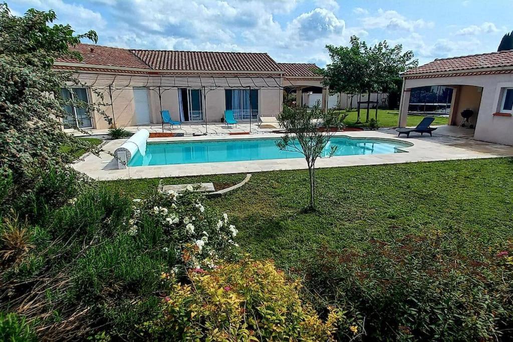 Villa 140 M² Hab. Avec Piscine 卡斯特尔 外观 照片