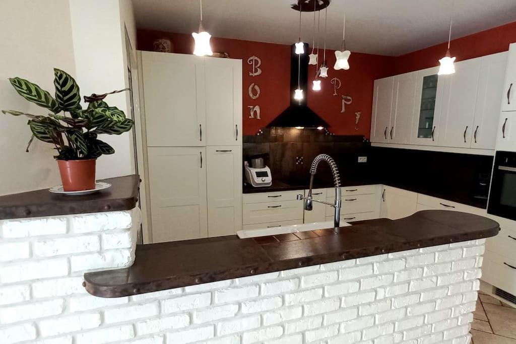 Villa 140 M² Hab. Avec Piscine 卡斯特尔 外观 照片