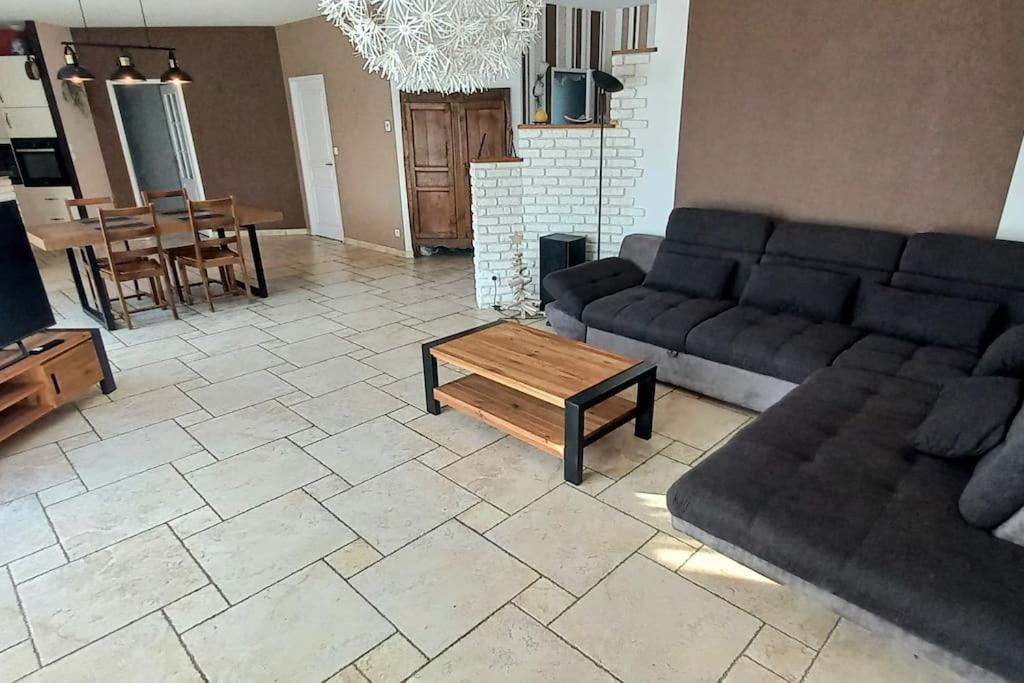 Villa 140 M² Hab. Avec Piscine 卡斯特尔 外观 照片